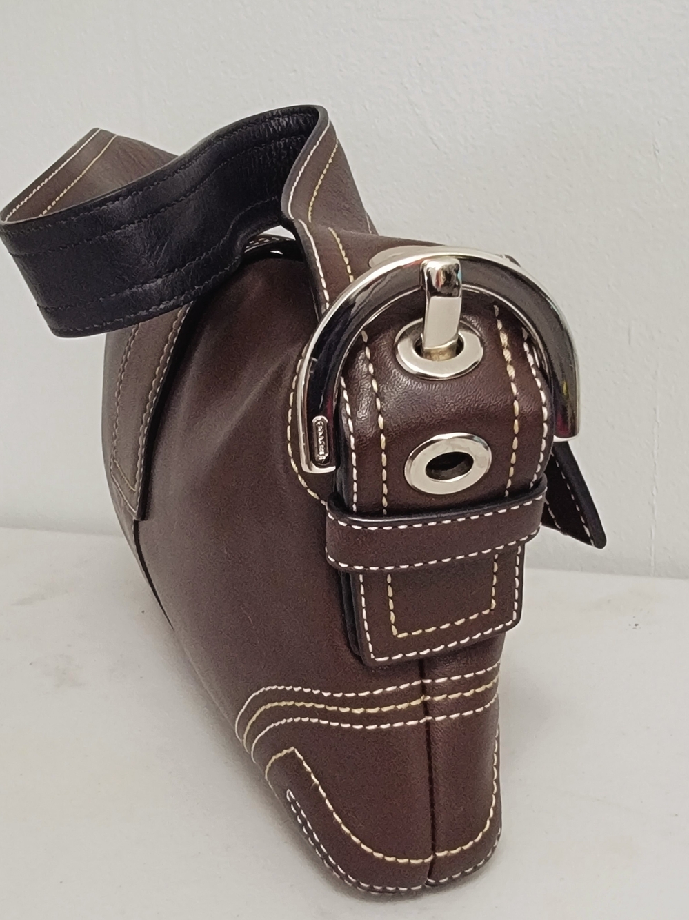 Vtg 2004 Coach Soho Dark Brown Leather Flap Baguette Bag 9212 - Picture 4 of 11
